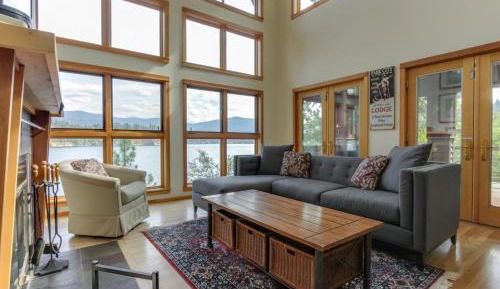 Four bedroom holiday home 