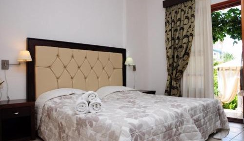 Two-Bedroom Apartment (4 Adults)