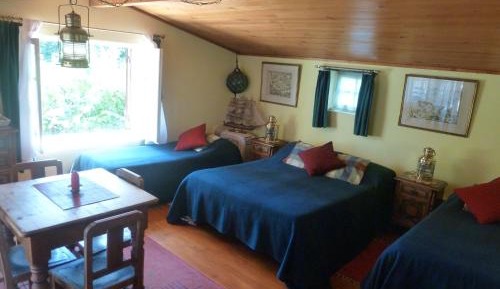 Quadruple Room with Private Bathroom