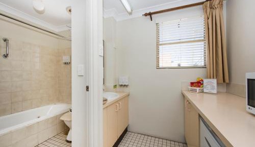Standard Queen Room