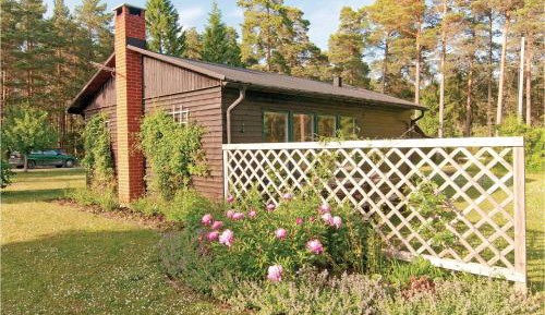 One-Bedroom Holiday Home
