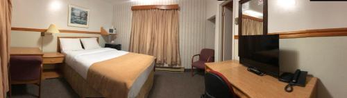 Queen Room - Non-Smoking