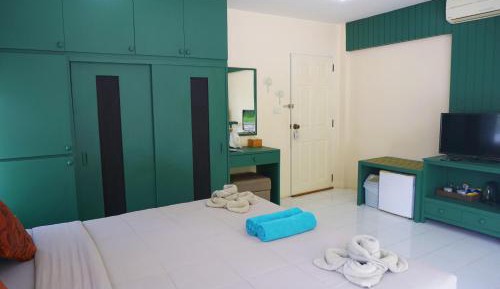 Quadruple Room with Shared Bathroom