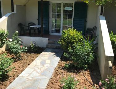 Apartment with Garden View