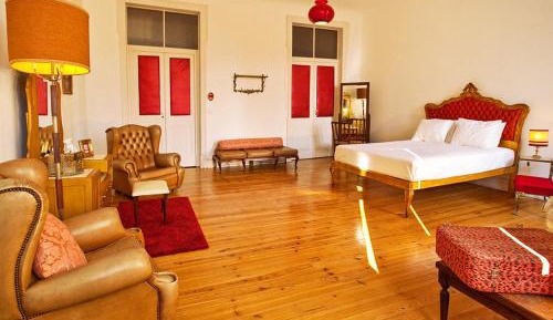 Double Room with Shared Bathroom and City View