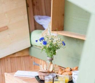 Wooden Cabin with common shower and sanitaries (3m2)