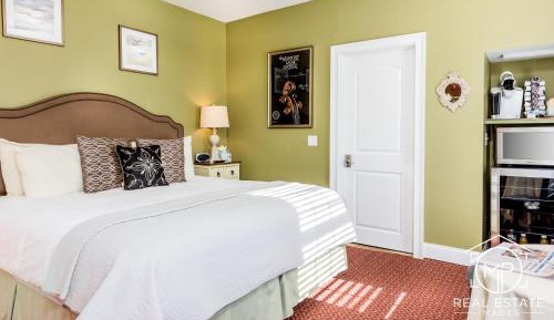 Room 8 - Syrah Room - Superior King Bed