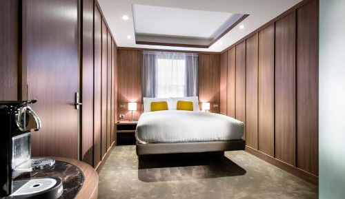 Deluxe Queen Room