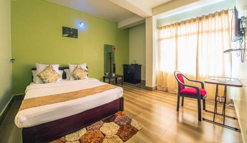 Deluxe Queen Room