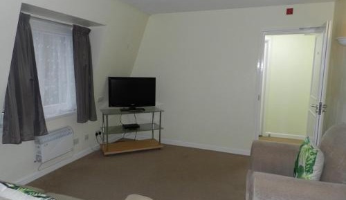 One-Bedroom Apartment Inland View