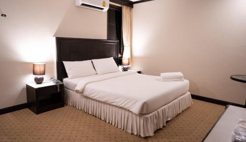 Standard Queen Room