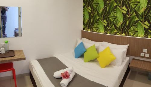 Standard Queen Room