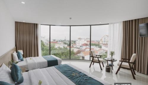 Suite with City View