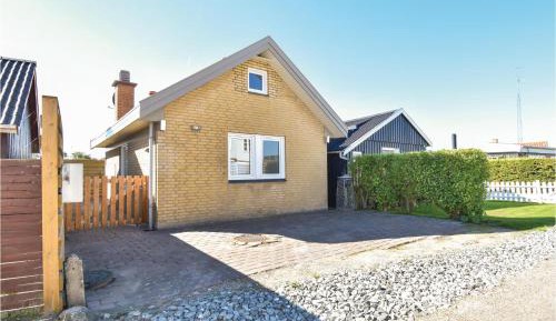 One-Bedroom Holiday Home