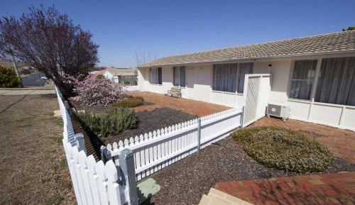 One-Bedroom Apartment with Garden View