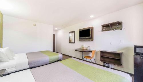 Queen Room with Two Queen Beds - Non-Smoking