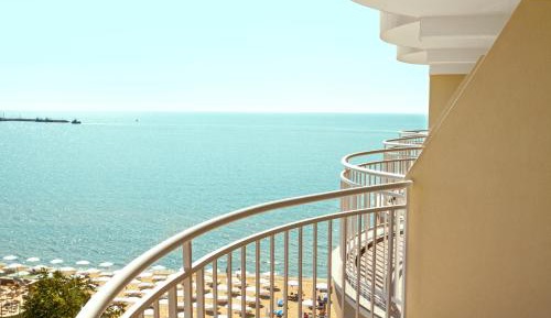 Twin Room with Balcony and side Sea View 