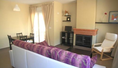 Deluxe Two-Bedroom Apartment