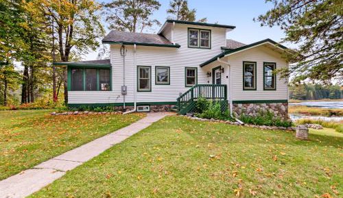 Four bedroom holiday home 