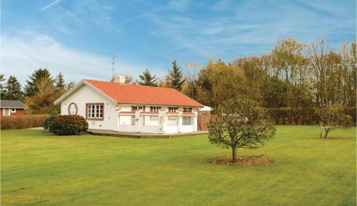 Three-Bedroom Holiday Home 