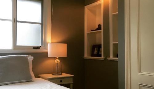 One-Bedroom Apartment - Oak Leaf