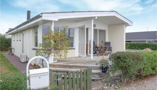 Three-Bedroom Holiday Home 