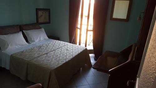 Two-Bedroom Deluxe Apartment with Balcony