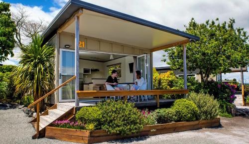 Deluxe Lodge