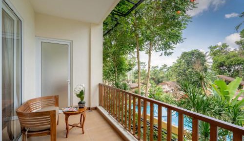 Junior Suite with Balcony