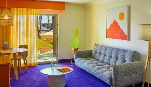 King Suite with Pool View