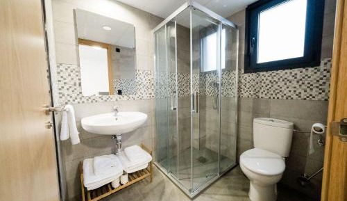 Twin Room with Bathroom