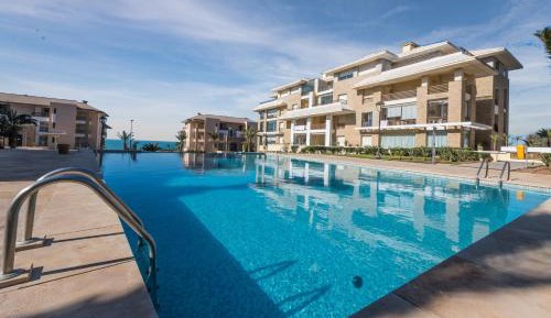 Apartment with Pool View 