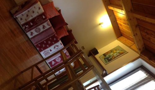 Studio (3 Adults) - Split Level