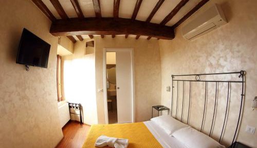 Queen Room