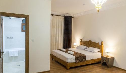 Large Double Room