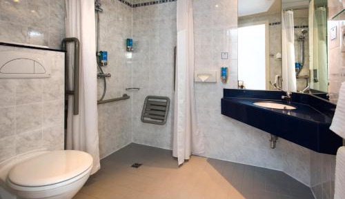 Double Room with Free Hot Breakfast - Accessible