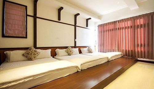 Family Room (6 Adults)