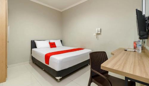 RedDoorz Double Room