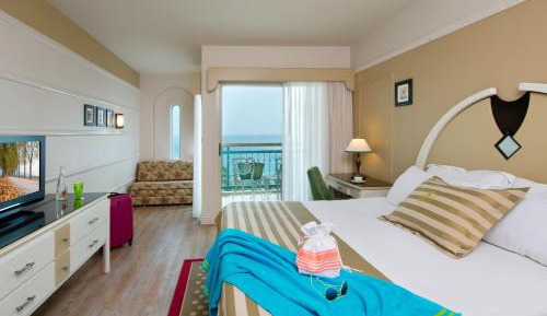 Grand Deluxe Room 