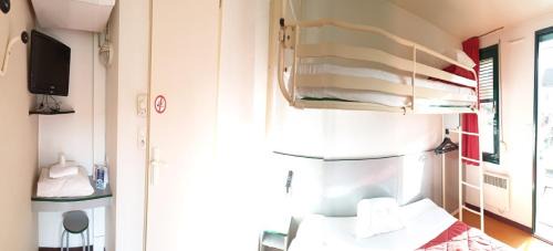 Triple Room (1 Double Bed + 1 Bunk Bed)