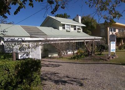 One-Bedroom Apartment with Spa Bath and Open Fire - Tinkerbells Hideaway