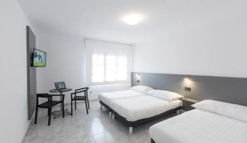 Triple Room with Private Bathroom