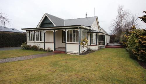Three-Bedroom Holiday Home 