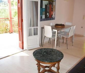 Two-Bedroom Apartment with Terrace and Mountain View