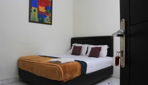 Standard Double Room with Shared Bathroom
