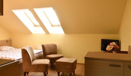 Studio (2 Adults)