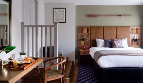 1 King Premium with Bathtub