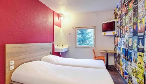 Cabrio Twin Room with Bathroom
