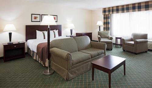 King Suite with Sofa Bed
