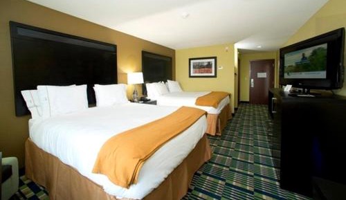 Standard Room with Two Queen Beds
